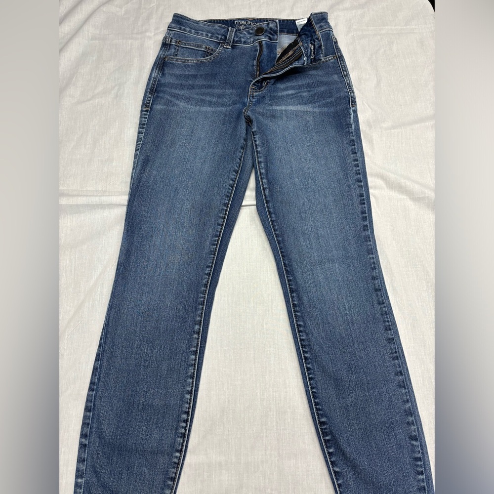 Maurices skinny jeans. Size 4 short